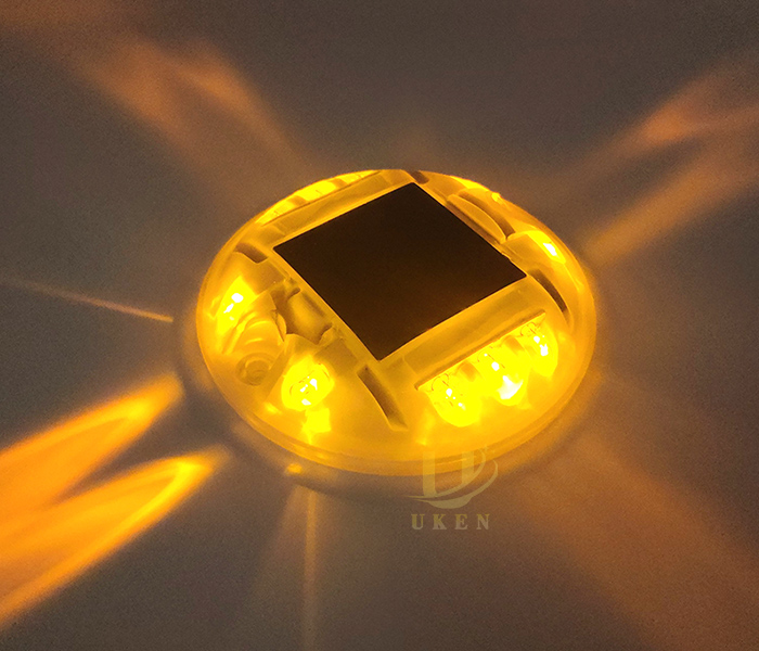 uk-y1 LED solar road stud light