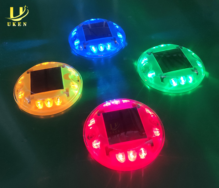 uk-y1 LED solar road stud light