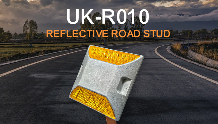 r010 road studs