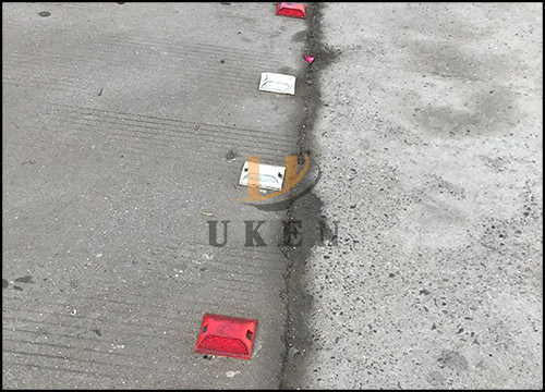 6 Features of Reflective Road Studs